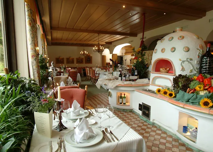 Готель St. Oswald 4*